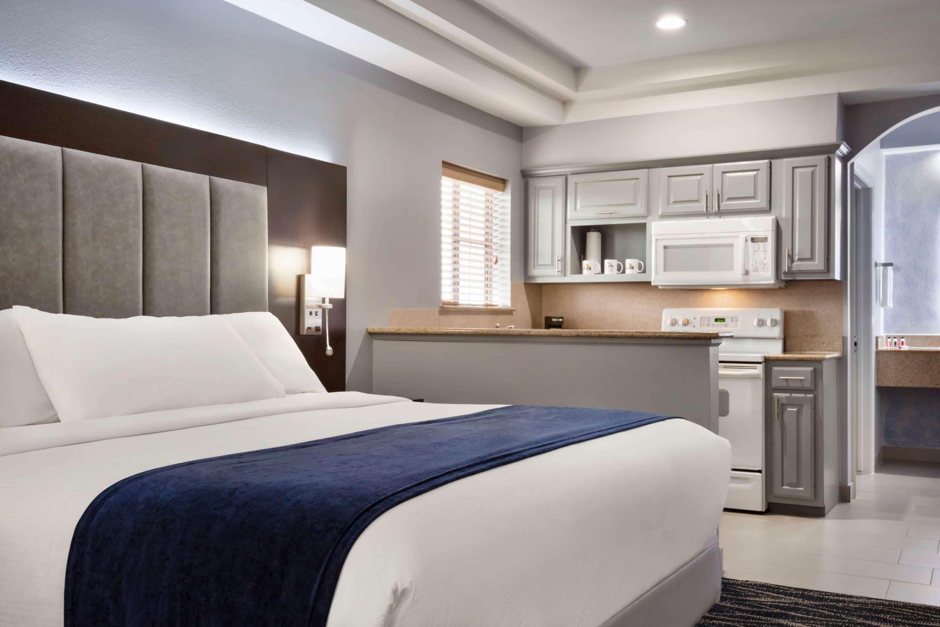 Days Inn & Suites By Wyndham Houston Hobby Airport Bagian luar foto