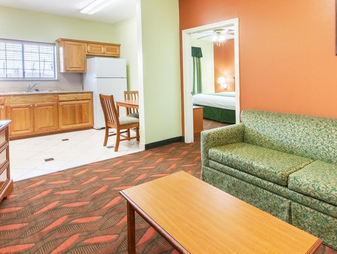 Days Inn & Suites By Wyndham Houston Hobby Airport Bagian luar foto